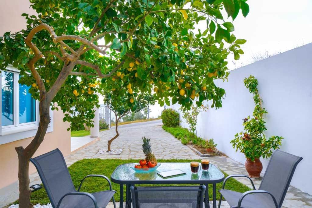 Вилла El Mare Seaside Retreats - Bespoke Luxury Getaways Лименария Экстерьер фото